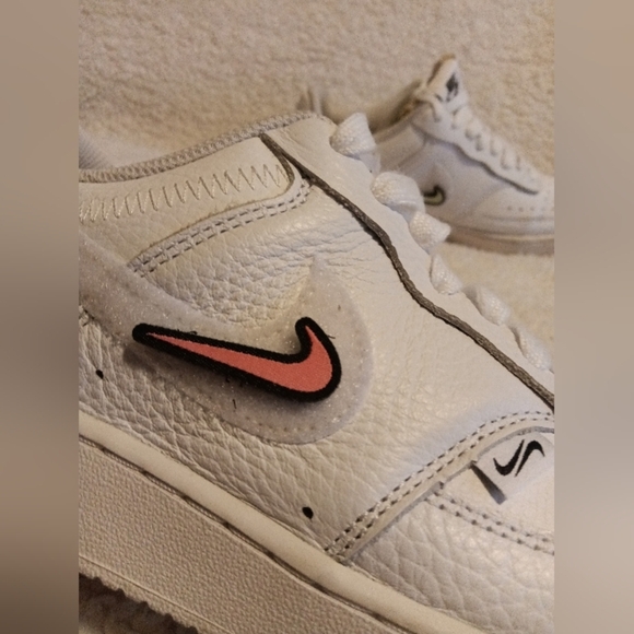 Nike Court Vision Low 'Valentine's Day" - Picture 5 of 10